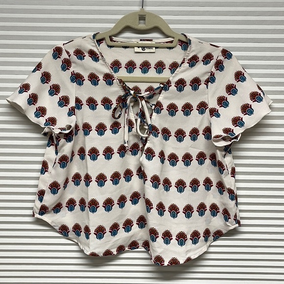 Show Me Your Mumu Oasis Lace-Up Short Sleeve Cropped Top Size XS - Picture 2 of 9